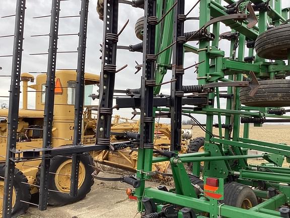 Image of John Deere 2210 equipment image 3