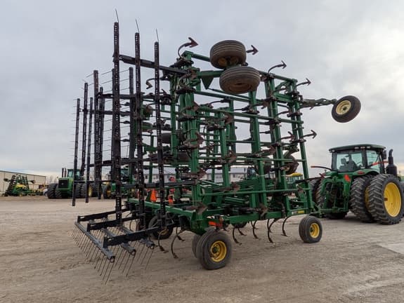 Image of John Deere 2210 equipment image 2