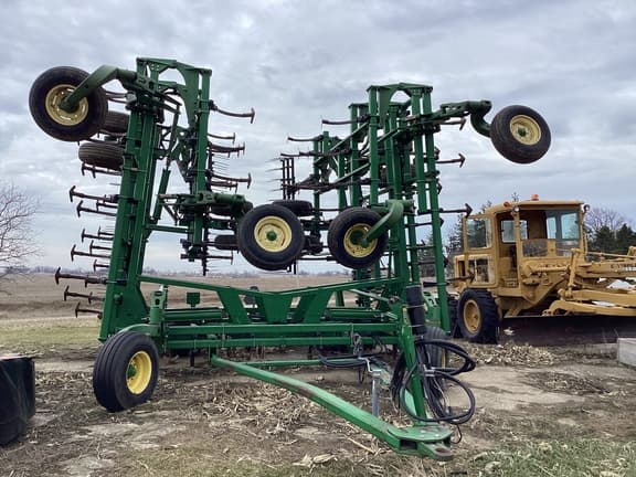 Image of John Deere 2210 equipment image 3