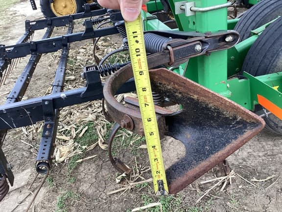 Image of John Deere 2210 equipment image 4