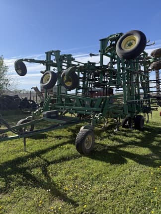 Image of John Deere 2210 equipment image 2