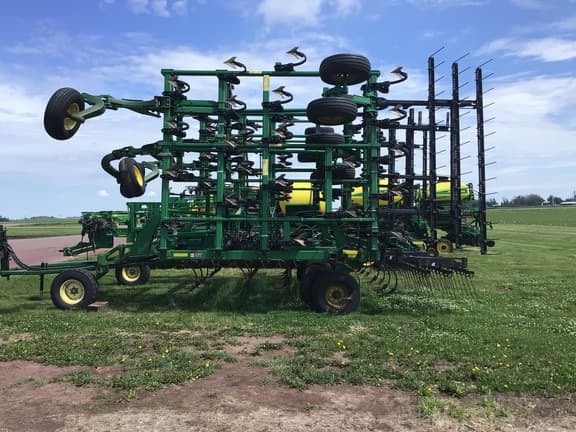 Image of John Deere 2210 equipment image 4