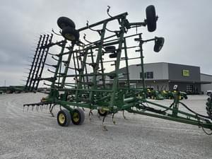 2004 John Deere 2210 Image