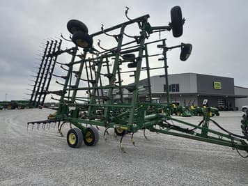 Main image John Deere 2210