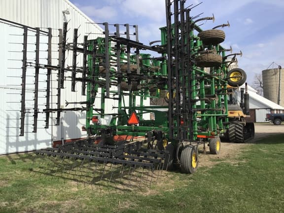 Image of John Deere 2210 equipment image 3