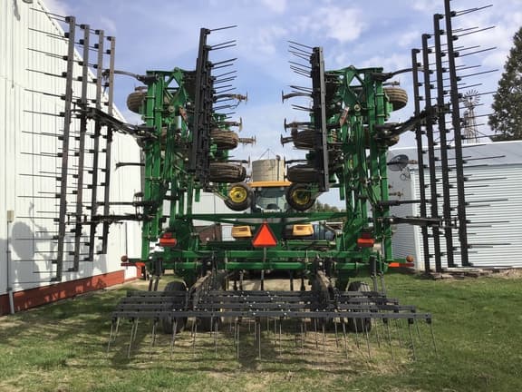 Image of John Deere 2210 equipment image 4