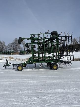 Image of John Deere 2210 equipment image 1