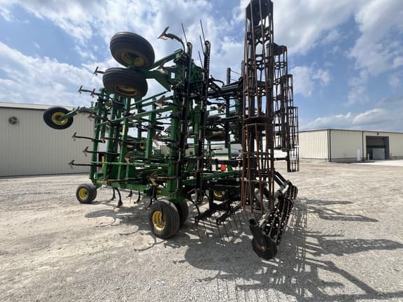 Image of John Deere 2210 equipment image 4