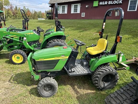 Image of John Deere 2210 equipment image 4