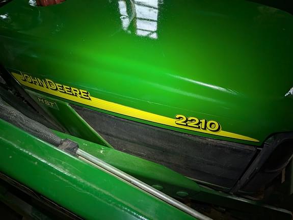 Image of John Deere 2210 equipment image 1