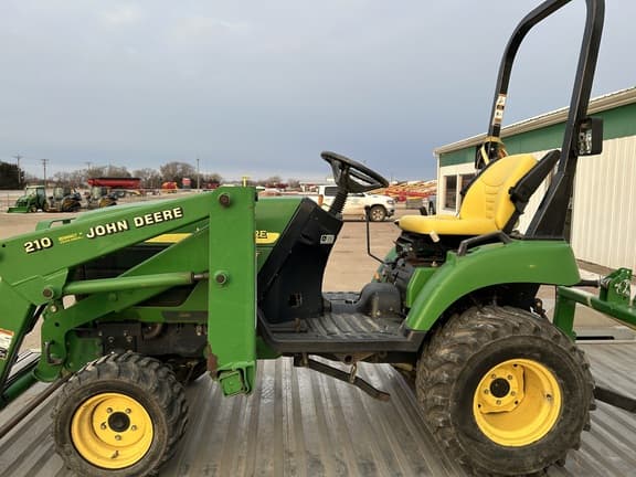 Image of John Deere 2210 equipment image 1