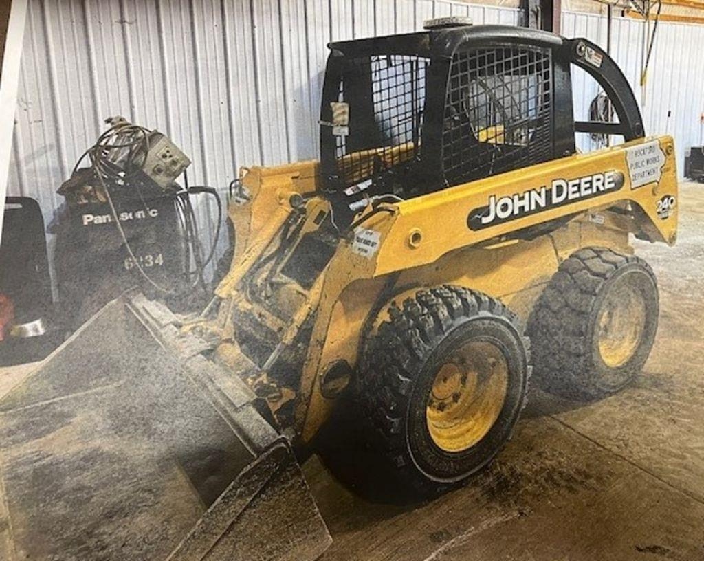 Image of John Deere 240 Primary Image
