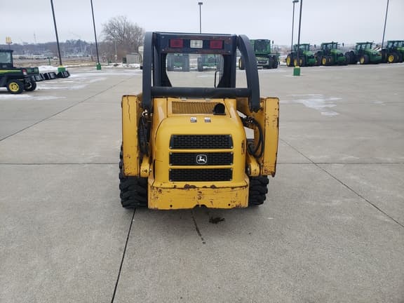 Image of John Deere 240 Series II equipment image 4