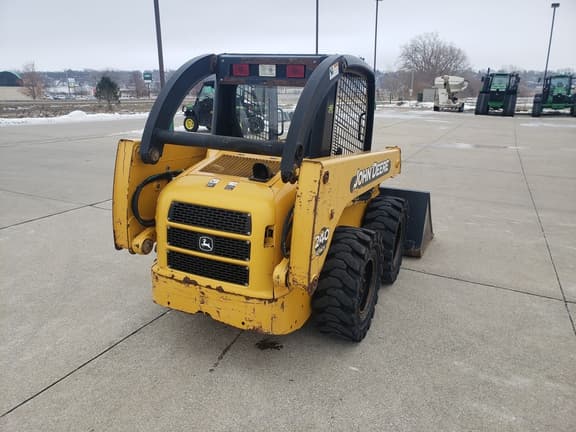 Image of John Deere 240 Series II equipment image 3