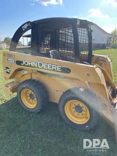 2004 John Deere 240 Equipment Image0