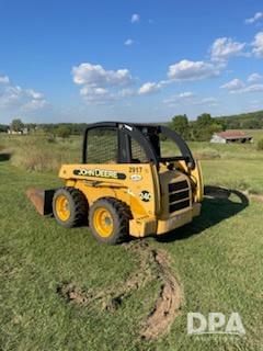 Image of John Deere 240 equipment image 2