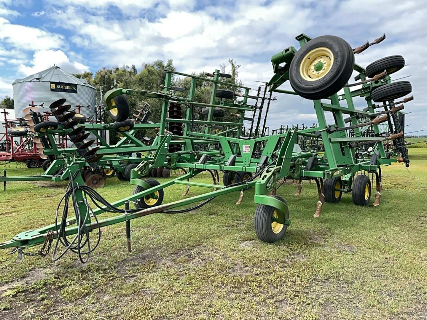 2004 John Deere 2410 Equipment Image0