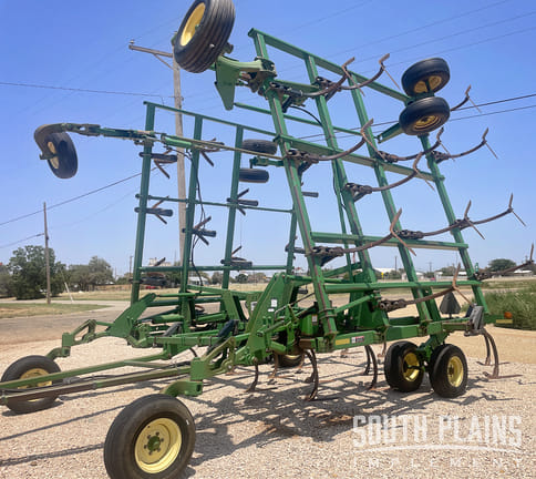 2004 John Deere 2410 Equipment Image0