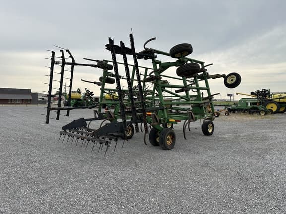 Image of John Deere 2410 equipment image 4