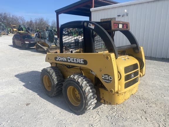 Image of John Deere 250 Series II equipment image 3