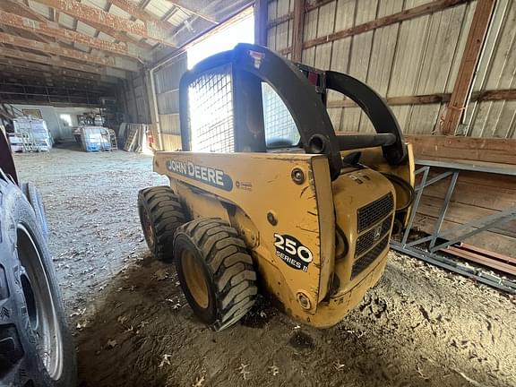 Image of John Deere 250 Series II equipment image 3