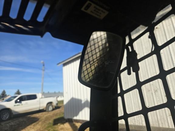 Image of John Deere 250 Series II equipment image 3