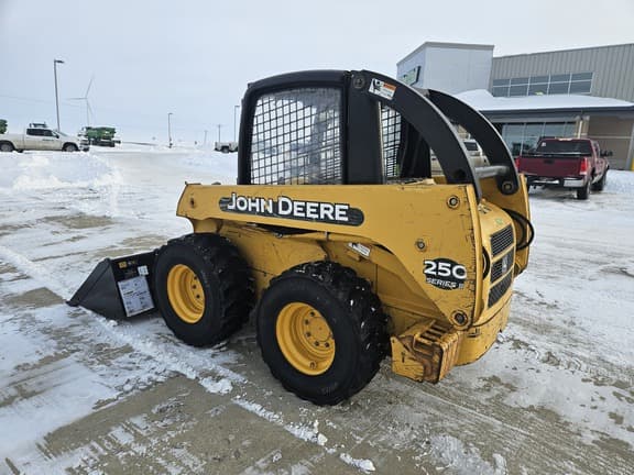 Image of John Deere 250 Series II equipment image 4