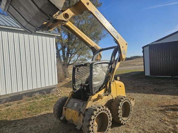 Image of John Deere 250 Series II Primary image