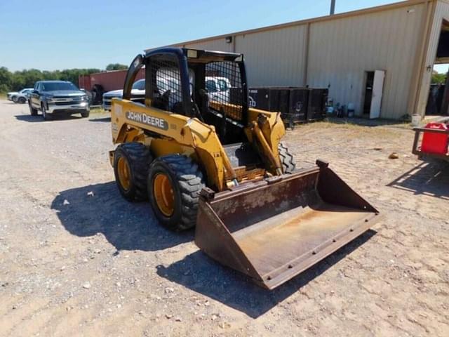 Image of John Deere 250 Series II equipment image 2