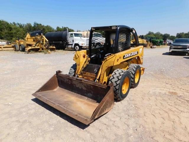 Image of John Deere 250 Series II equipment image 1