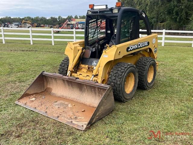 Image of John Deere 250 Series II equipment image 4