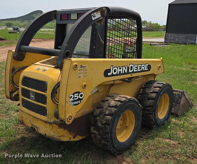 Image of John Deere 250 equipment image 4