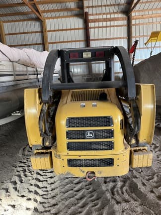 Image of John Deere 260 Series II Image 1