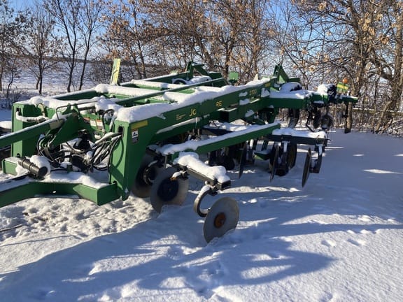 Main image John Deere 2700