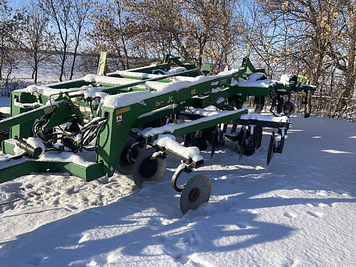 Main image John Deere 2700