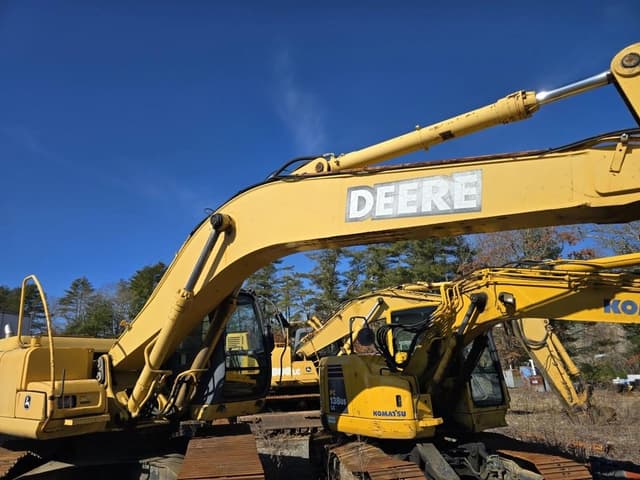 Image of John Deere 270CLC equipment image 3