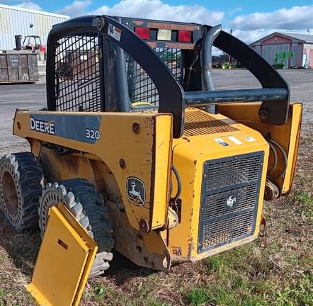 Image of John Deere 320 equipment image 4