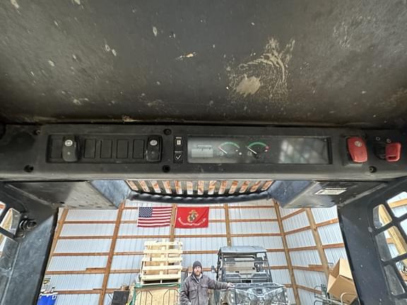 Image of John Deere 320 equipment image 4