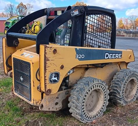 Image of John Deere 320 equipment image 1