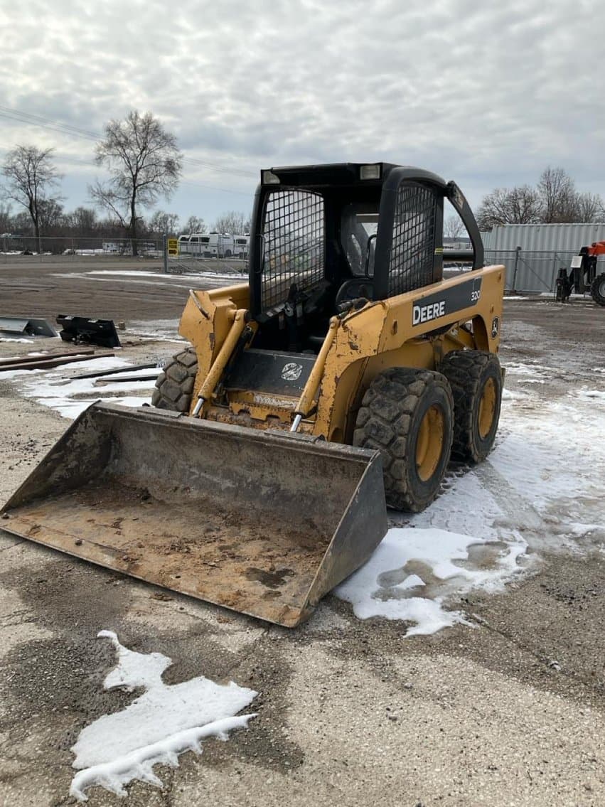 Image of John Deere 320 Primary image