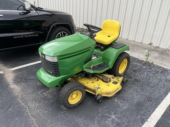 Image of John Deere 335 equipment image 1