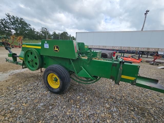 Image of John Deere 338 equipment image 3
