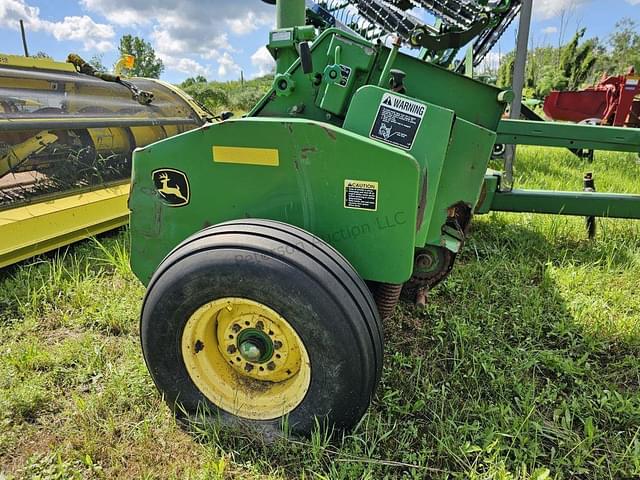 Image of John Deere 3955 equipment image 4