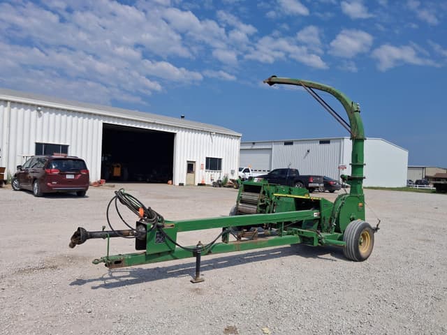 Image of John Deere 3975 equipment image 1