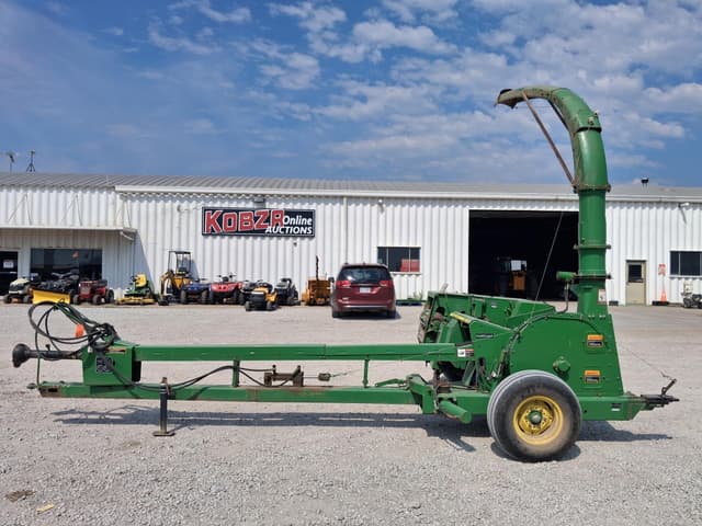 Image of John Deere 3975 equipment image 3