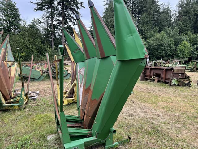 Image of John Deere 3RN equipment image 1