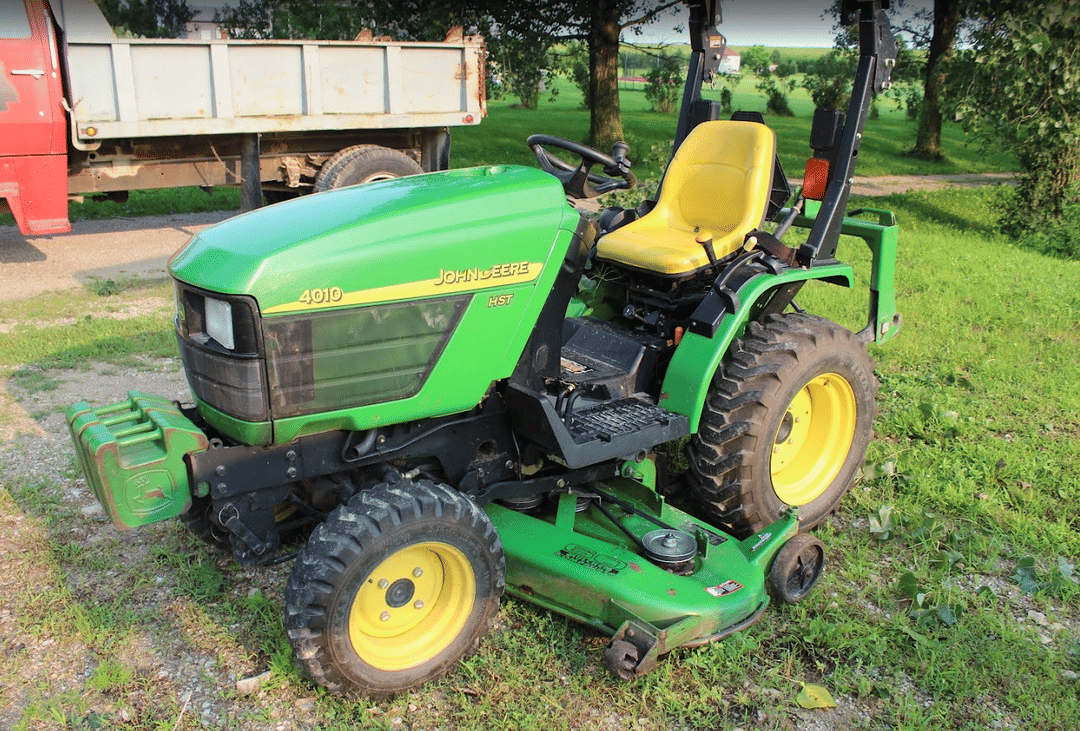 Image of John Deere 4010 Image 1