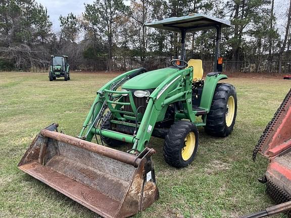 Image of John Deere 4120 equipment image 1