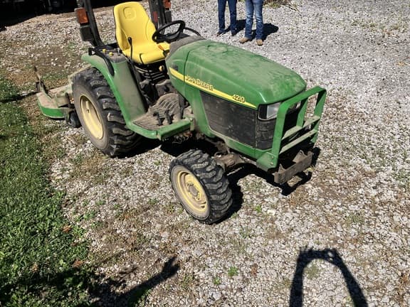 Image of John Deere 4210 equipment image 1