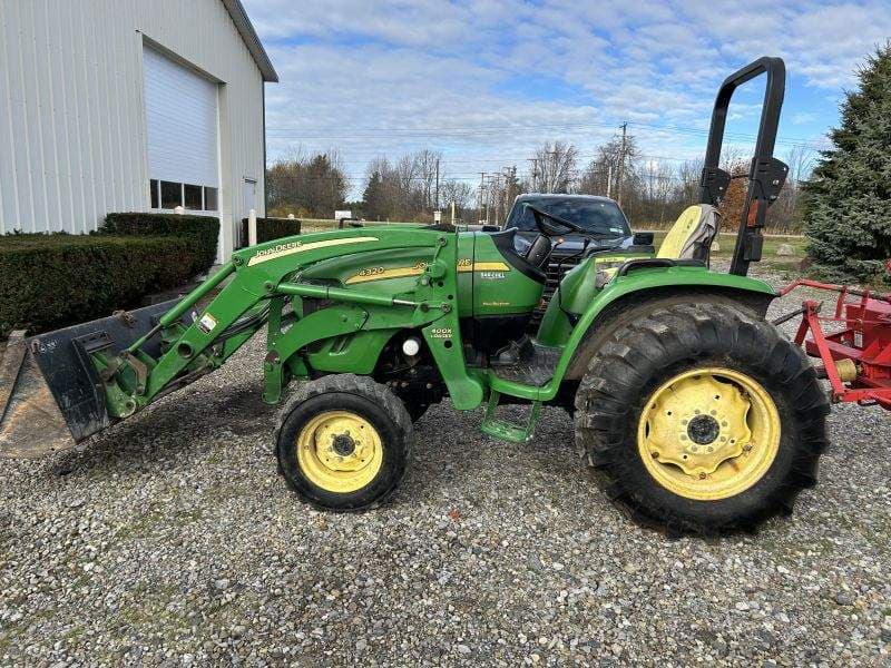 Image of John Deere 4320 Image 1